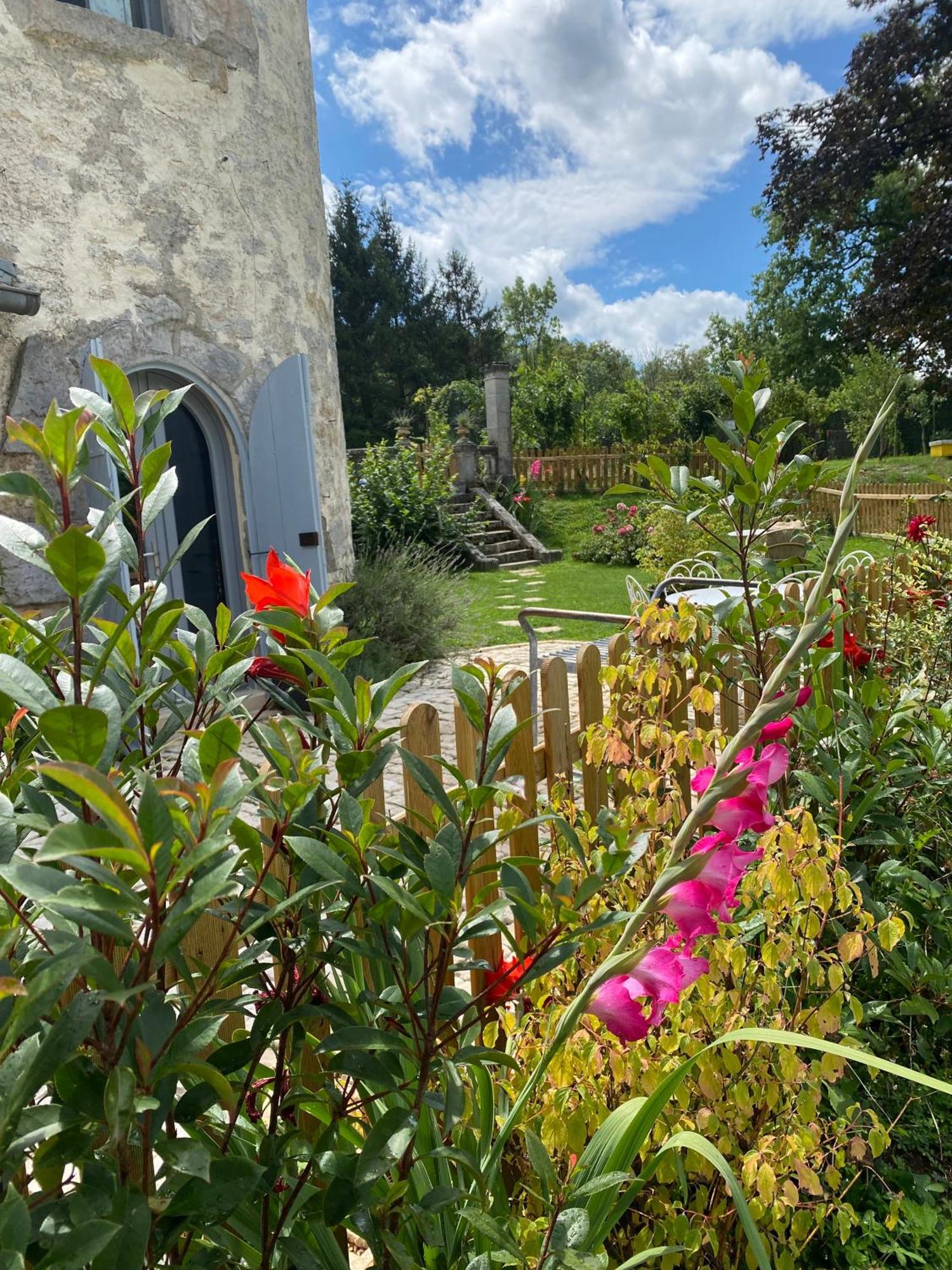 Le Colombier De Malpas Bed & Breakfast Quingey Dış mekan fotoğraf