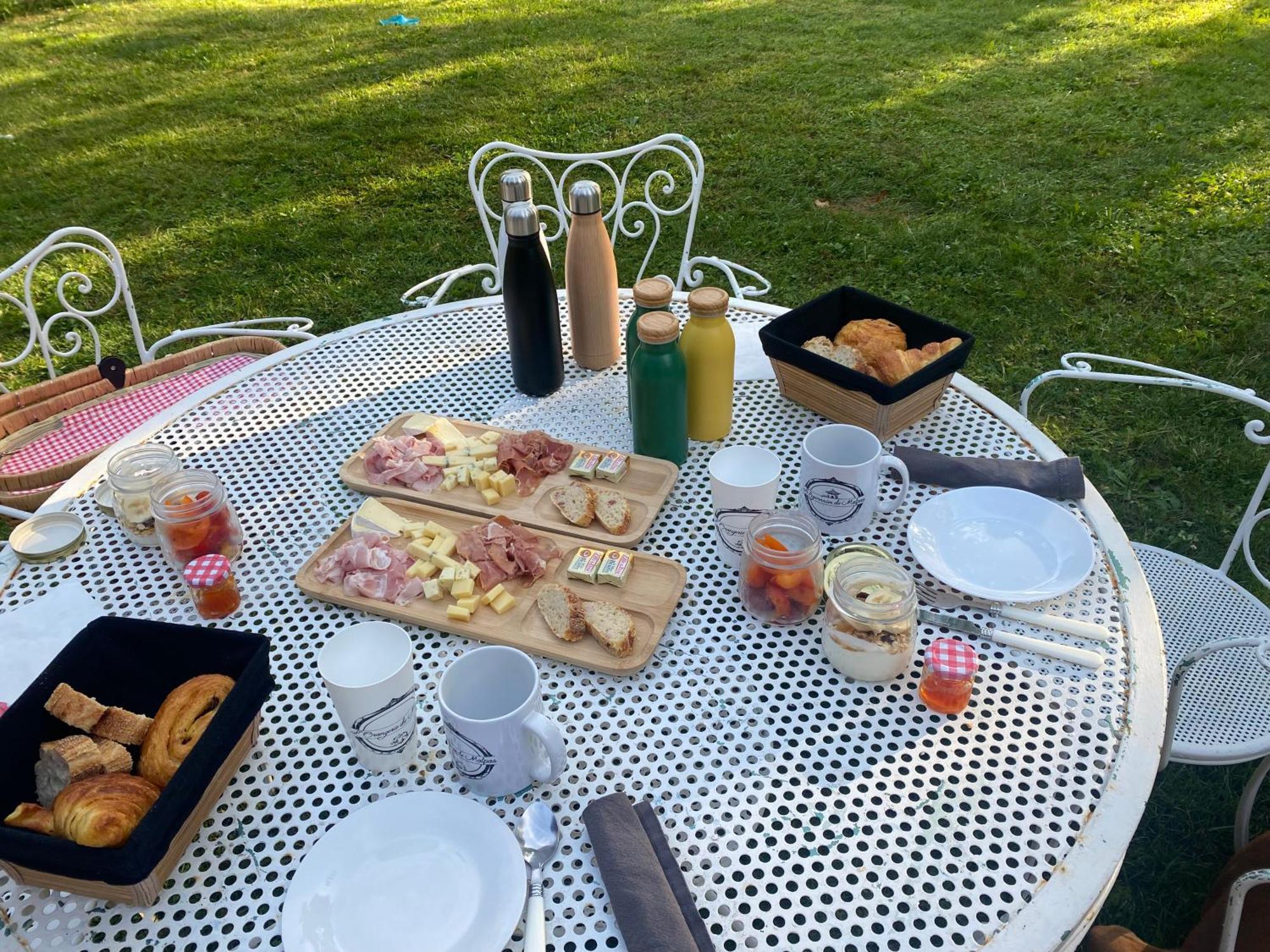 Le Colombier De Malpas Bed & Breakfast Quingey Dış mekan fotoğraf