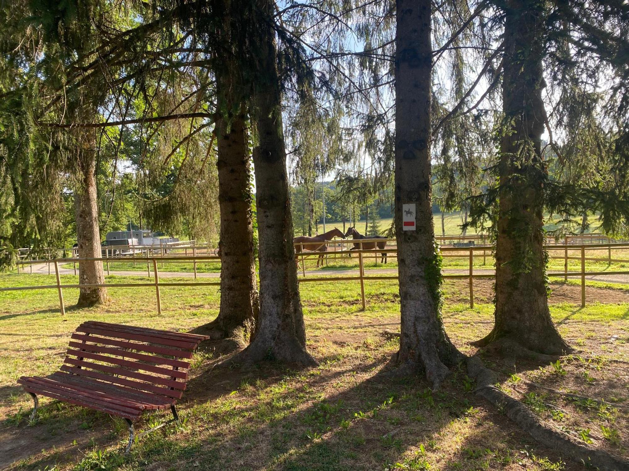 Le Colombier De Malpas Bed & Breakfast Quingey Dış mekan fotoğraf